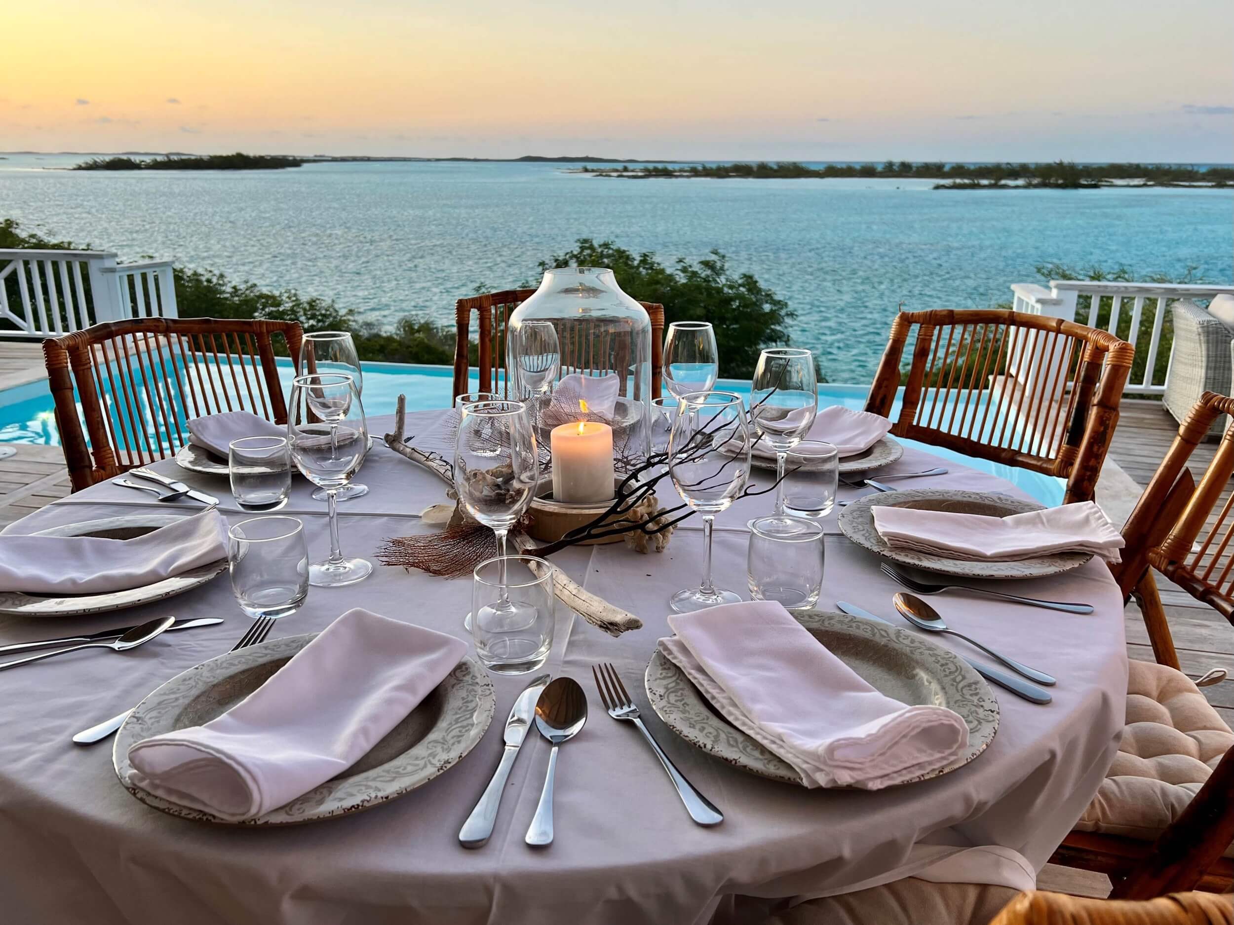 Dinnertable Ocean Bakari House Great Exuma Bahamas